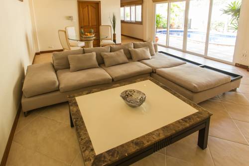 Imagen de la habitación del Hotel Tortuga Villas Pattaya. Foto 13