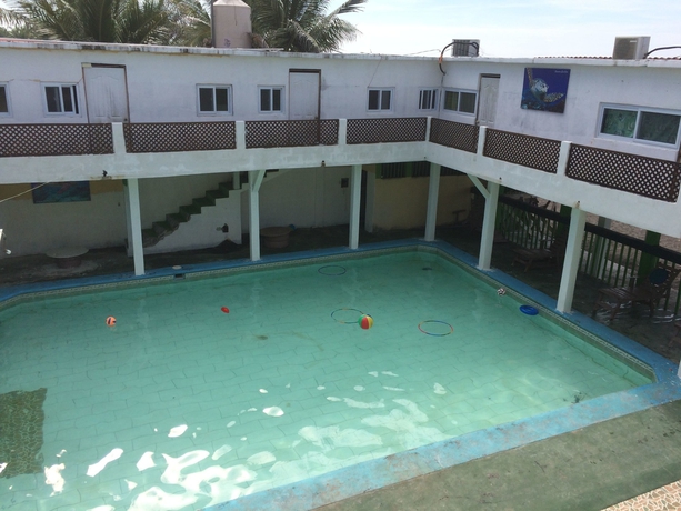 Imagen de la piscina del Hotel Tortugas Place Y Bungalos. Foto 19