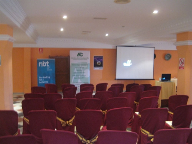 Imagen de los interiores del Hotel Toruño Del Rocío. Foto 4