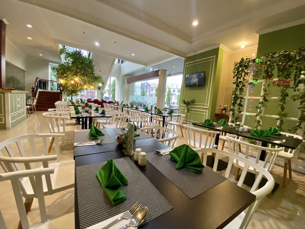 Imagen del bar/restaurante del Hotel Tosan Solo Baru. Foto 3