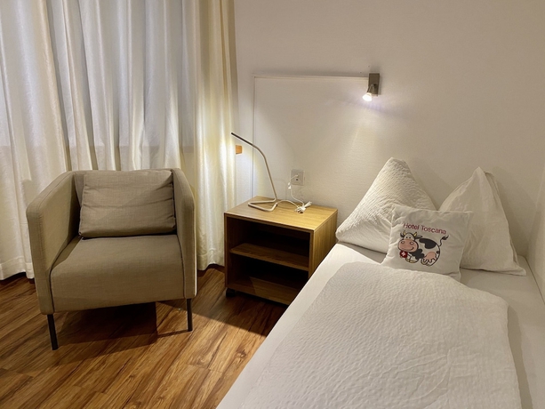Imagen de la habitación del Hotel Toscana, Hübeli. Foto 16