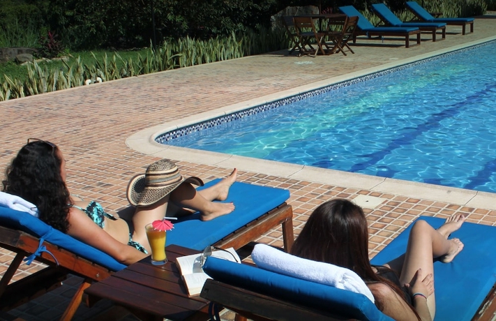 Imagen de la piscina del Hotel Toscana, La Mesa. Foto 14