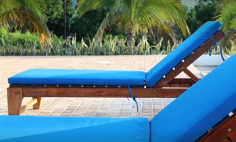 Imagen de la piscina del Hotel Toscana, La Mesa. Foto 15