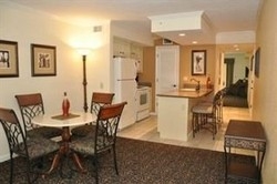 Imagen de la habitación del Hotel Toscana Suites. Foto 8