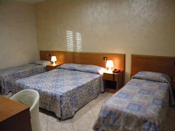 Imagen de la habitación del Hotel Toscano. Foto 5
