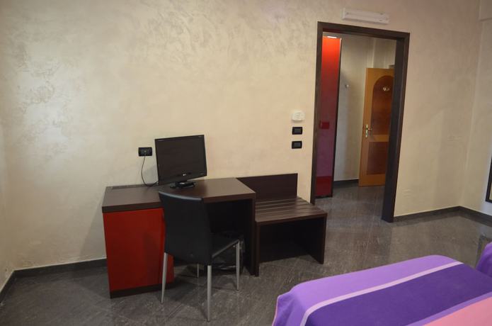 Imagen de la habitación del Hotel Toscano. Foto 8
