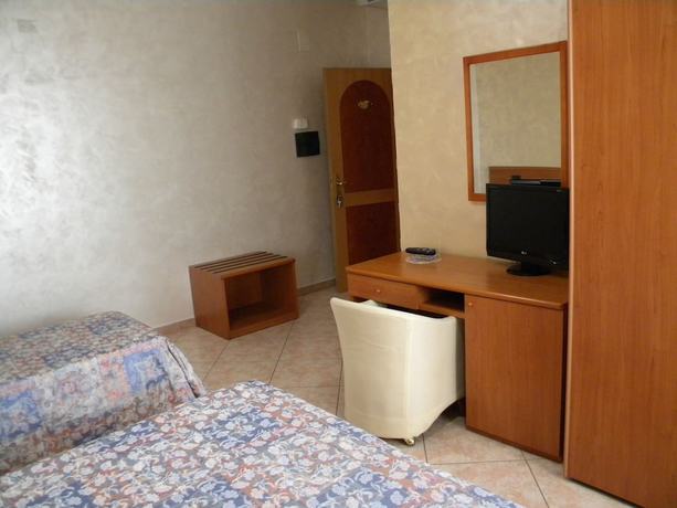 Imagen de la habitación del Hotel Toscano. Foto 10
