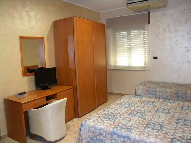 Imagen de la habitación del Hotel Toscano. Foto 11