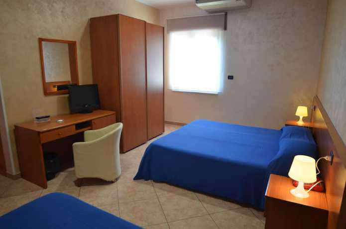 Imagen de la habitación del Hotel Toscano. Foto 15