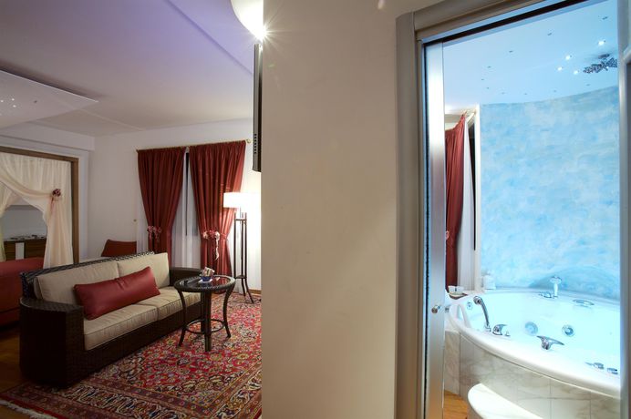 Imagen del bar/restaurante del Hotel Tosco Romagnolo. Foto 3