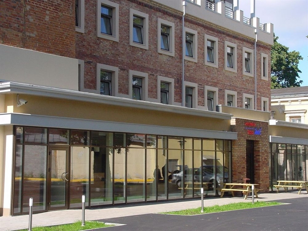 Imagen de los exteriores del Hotel Toss. Foto 8