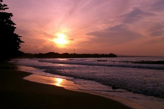 Imagen de los exteriores del Hotel Totem hotel Beach Resort. Foto 10