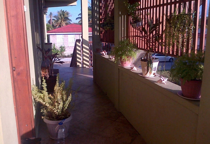 Imagen de los exteriores del Hotel Touch Therapies Guest House. Foto 5