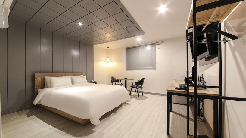 Imagen de la habitación del Hotel Tour. Foto 3