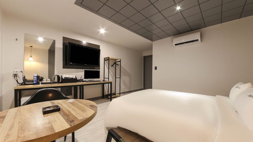 Imagen de la habitación del Hotel Tour. Foto 7