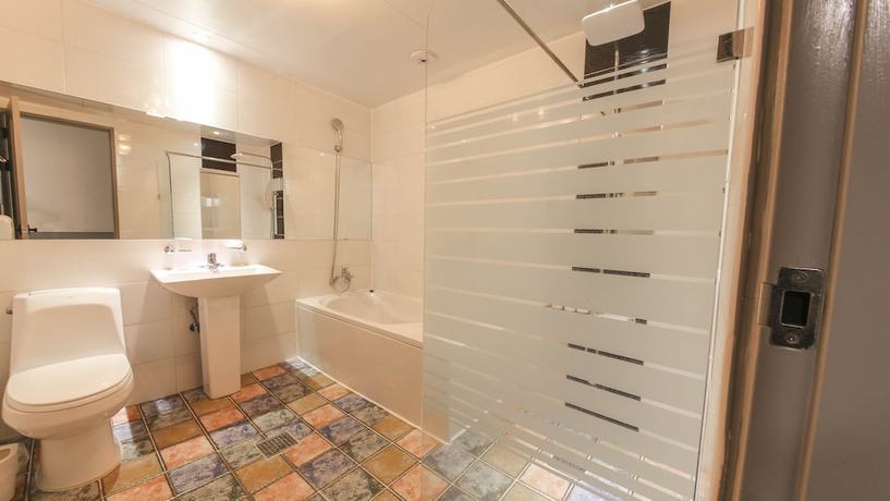 Imagen de la habitación del Hotel Tour. Foto 11