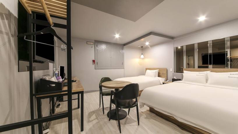 Imagen de la habitación del Hotel Tour. Foto 12