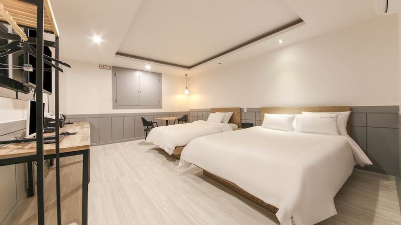 Imagen de la habitación del Hotel Tour. Foto 14