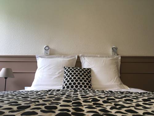 Imagen de la habitación del Hotel Tourh&ocirc;tel, B&eacute;thune. Foto 10