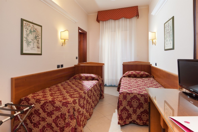 Imagen de la habitación del Hotel Touring, Bolonia. Foto 6