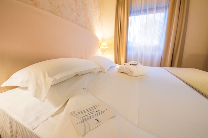 Imagen de la habitación del Hotel Touring, Carpi. Foto 5