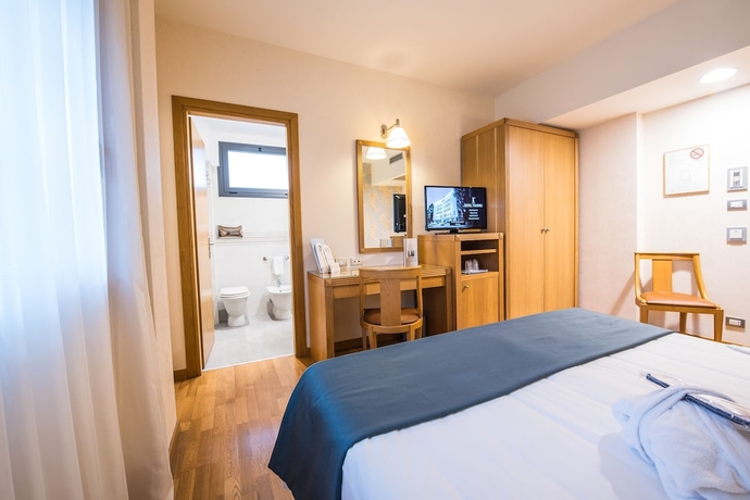 Imagen de la habitación del Hotel Touring, Carpi. Foto 14