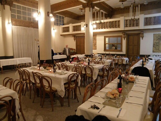 Imagen del bar/restaurante del Hotel Touring Club. Foto 3