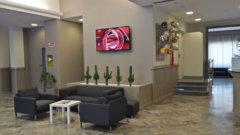 Imagen de los interiores del Hotel Touring Falconara Marittima. Foto 18