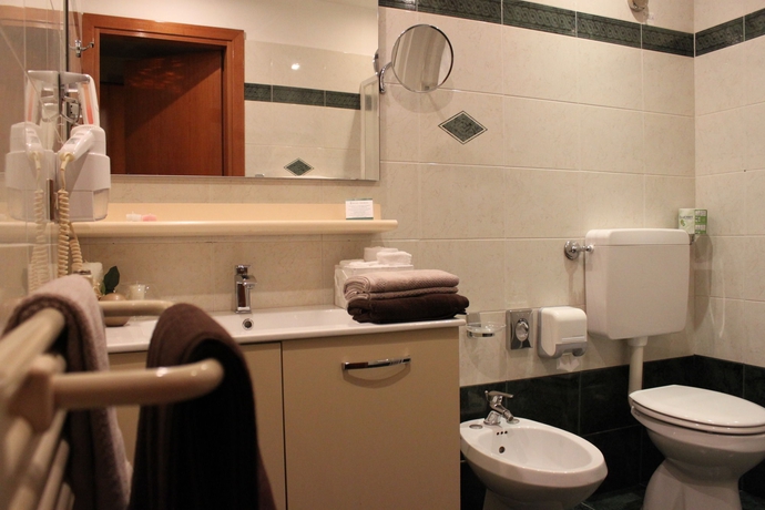 Imagen de la habitación del Hotel Touring, Ferrara. Foto 7