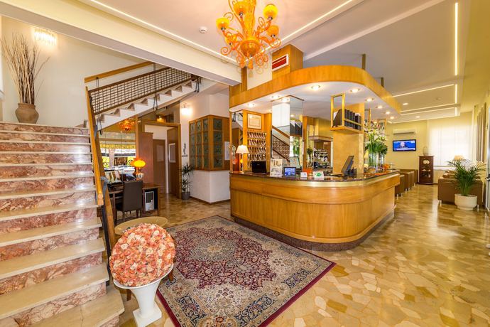Imagen de los interiores del Hotel Touring, Lido Di Jesolo. Foto 19
