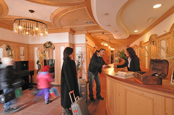 Imagen de los interiores del Hotel Touring Livigno. Foto 16