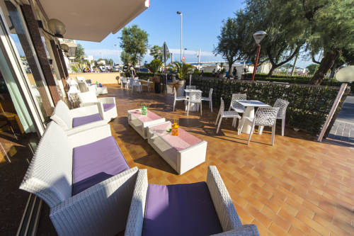 Imagen de los exteriores del Hotel Touring Misano Adriatico. Foto 11