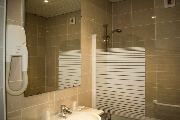 Imagen de la habitación del Hotel Touring, Ópera. Foto 12