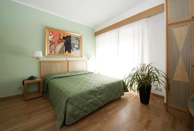 Imagen de la habitación del Hotel Touring Pisa. Foto 11