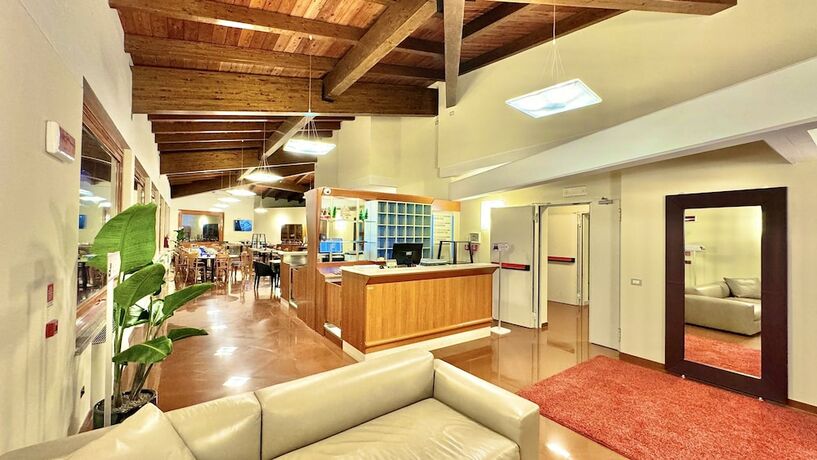 Imagen general del Hotel Touring, Seniga. Foto 2