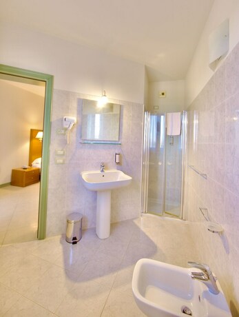 Imagen general del Hotel Touring, Seniga. Foto 7