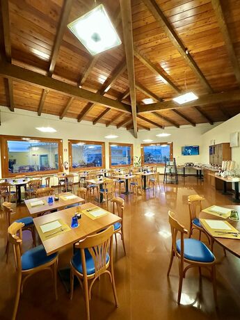 Imagen general del Hotel Touring, Seniga. Foto 11