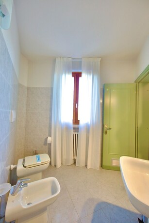 Imagen general del Hotel Touring, Seniga. Foto 12