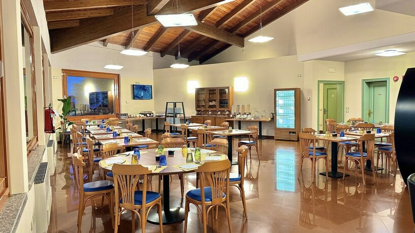 Imagen general del Hotel Touring, Seniga. Foto 13