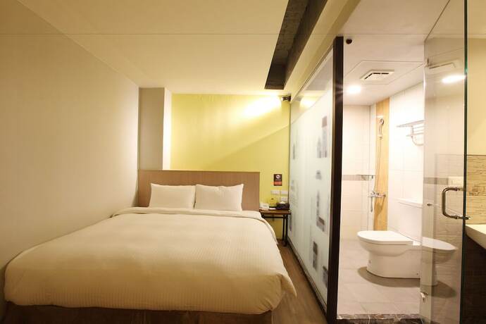 Imagen de la habitación del Hotel Tourism Inn. Foto 22