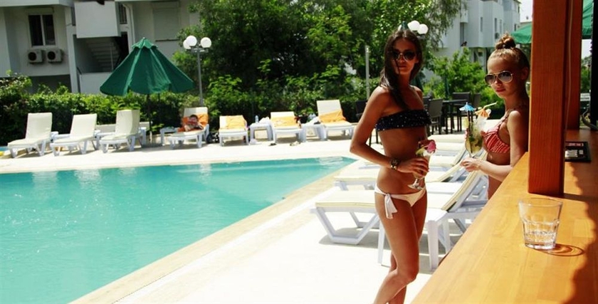 Imagen de la piscina del Hotel Tourist Antalya. Foto 13