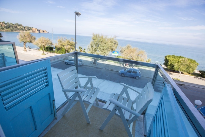 Imagen de la habitación del Hotel Tourist, Cefalu. Foto 6