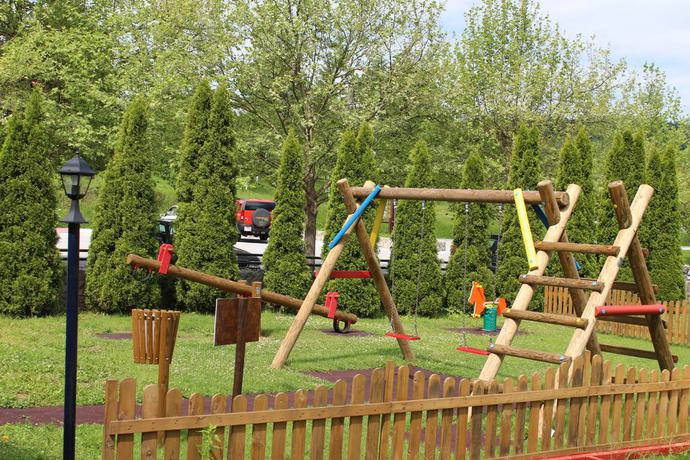 Imagen de los exteriores del Hotel Tourist Center Marko. Foto 10