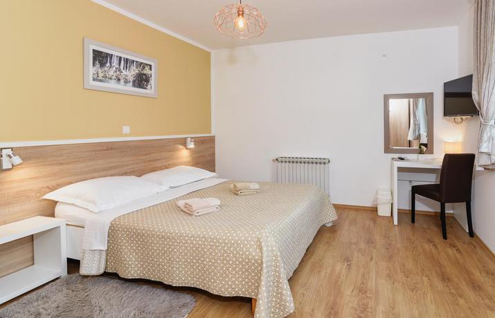 Imagen de la habitación del Hotel Tourist Center Marko. Foto 7