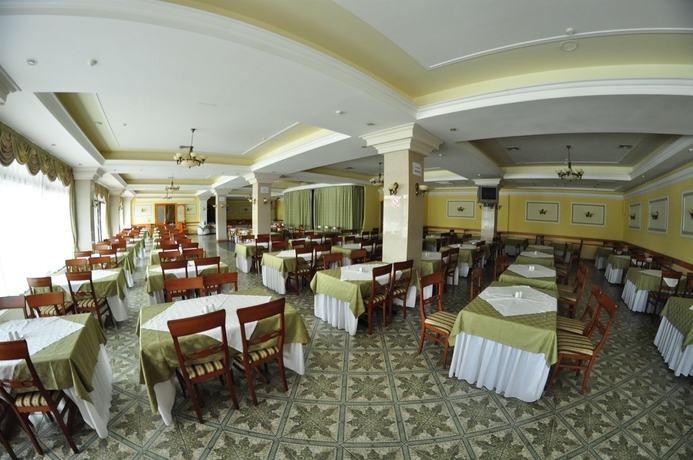 Imagen del bar/restaurante del Hotel Tourist, Kiev. Foto 2