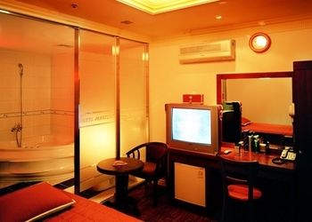 Imagen de la habitación del Hotel Tourist Masters. Foto 7