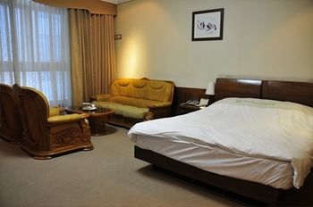 Imagen de la habitación del Hotel Tourist Masters. Foto 8
