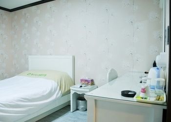 Imagen de la habitación del Hotel Tourist Masters. Foto 10
