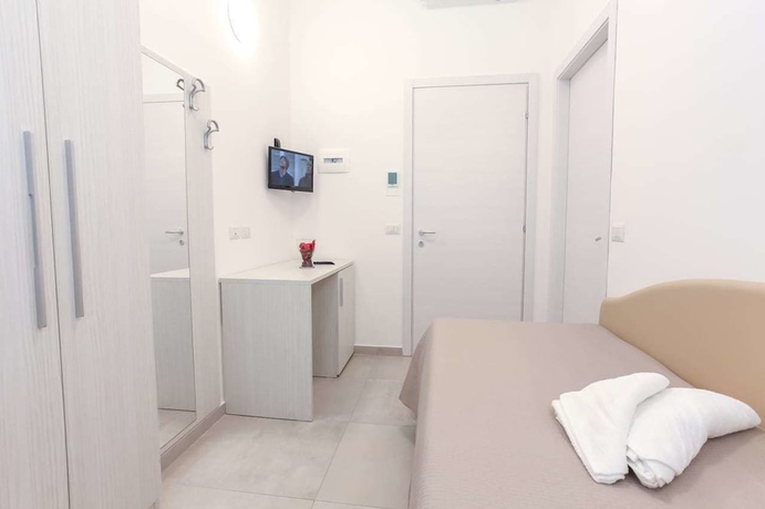 Imagen de la habitación del Hotel Tourist Meuble. Foto 12