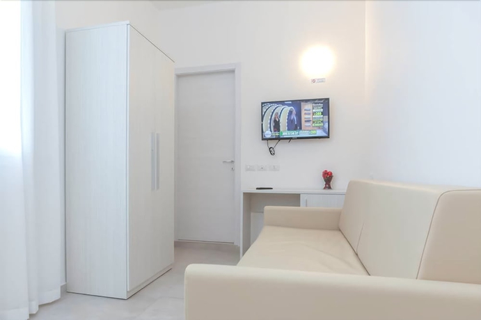 Imagen de la habitación del Hotel Tourist Meuble. Foto 13